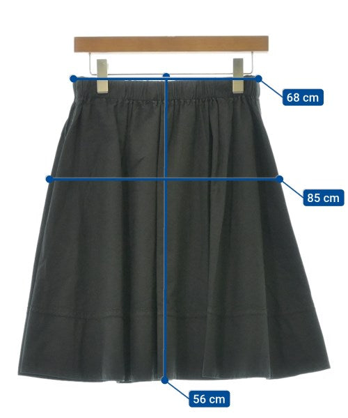 N゚ 21 กระโปรงยาวถึงเข่า