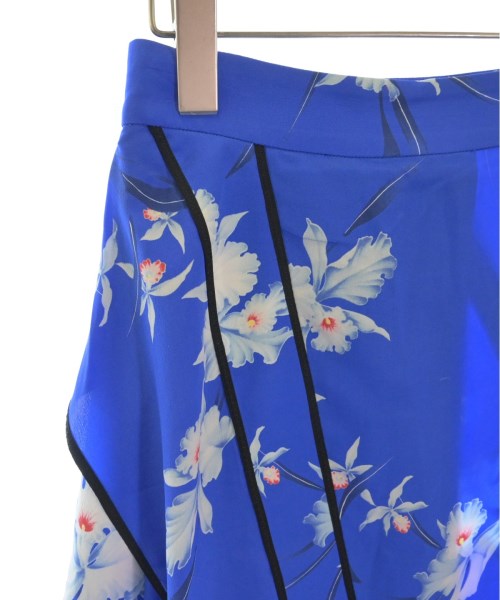 N゚ 21 กระโปรงยาวถึงเข่า