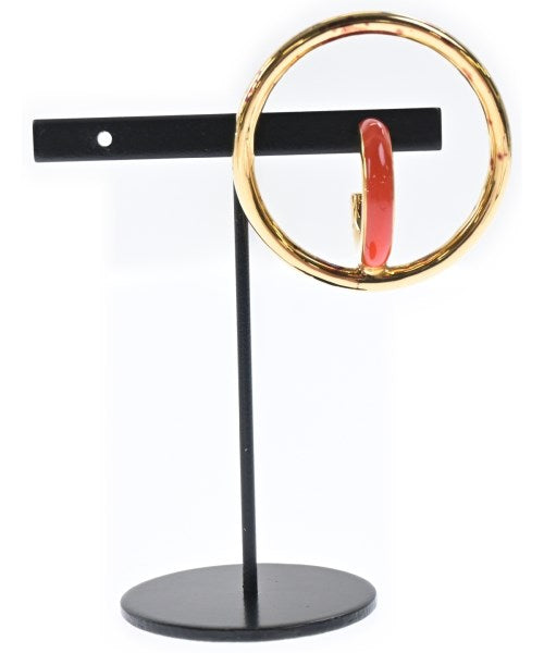 Charlotte Chesnais ต่างหู