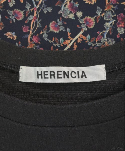 HERENCIA เสื้อยืด/เสื้อท็อปส์