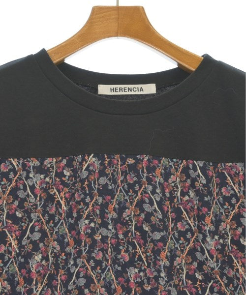 HERENCIA เสื้อยืด/เสื้อท็อปส์