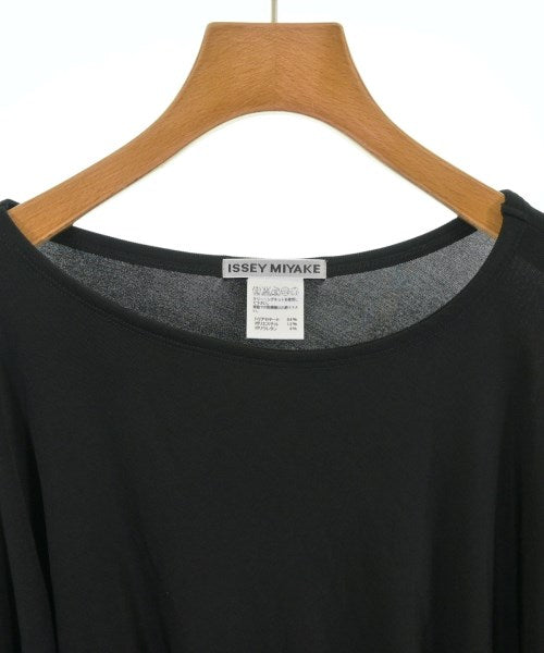ISSEY MIYAKE เสื้อยืด/เสื้อท็อปส์