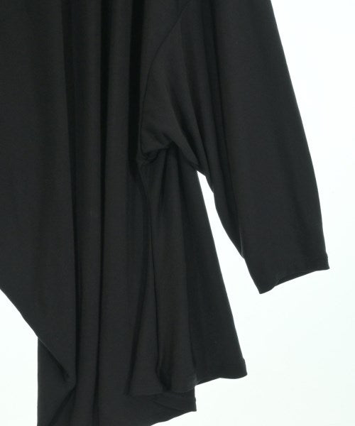 ISSEY MIYAKE เสื้อยืด/เสื้อท็อปส์