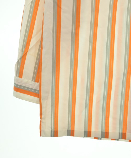 PRADA เสื้อลำลอง