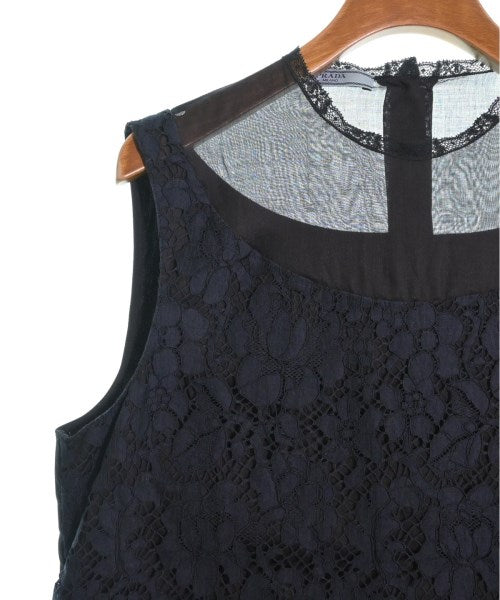 PRADA เสื้อสตรี