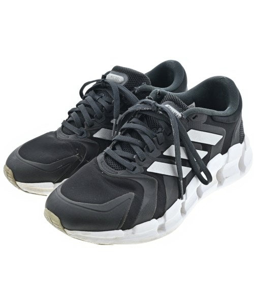 adidas รองเท้าผ้าใบ