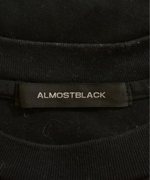 ALMOSTBLACK เสื้อยืด/เสื้อท็อปส์