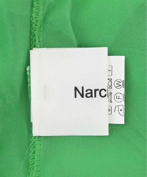 Narcissus เสื้อลำลอง