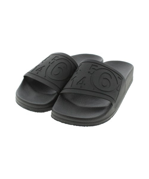 MM6 รองเท้าแตะ