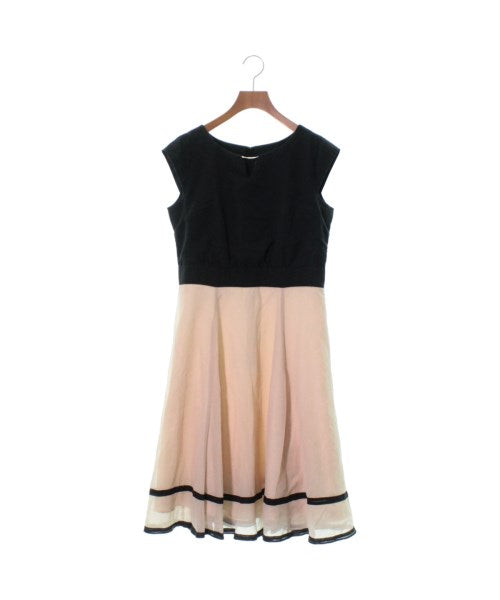 Apuweiser-riche ชุดเดรส