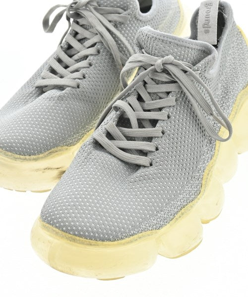 grounds รองเท้าผ้าใบ