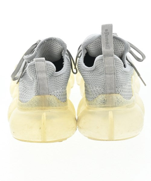 grounds รองเท้าผ้าใบ