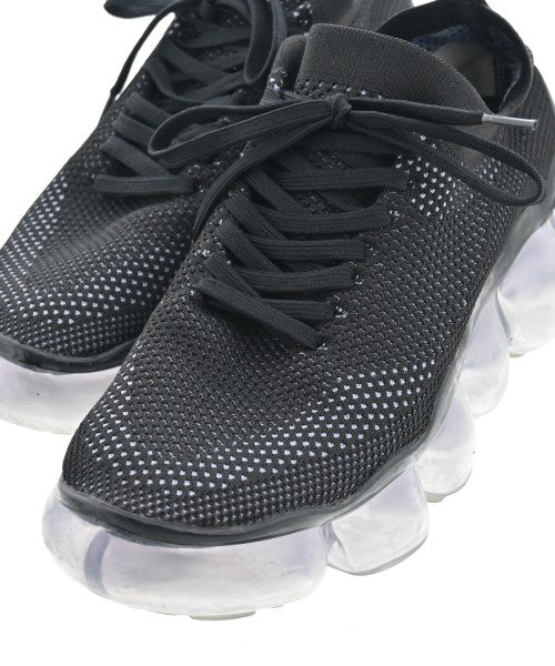 grounds รองเท้าผ้าใบ