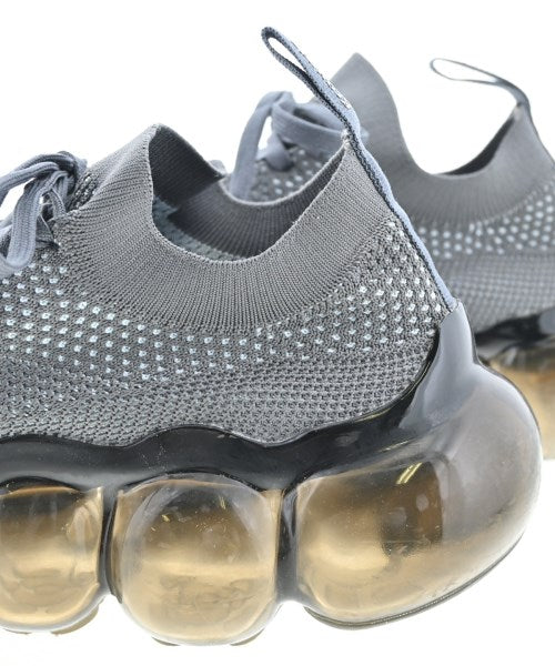 grounds รองเท้าผ้าใบ