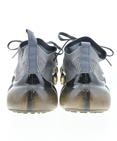 grounds รองเท้าผ้าใบ