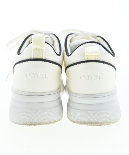 emmi รองเท้าผ้าใบ