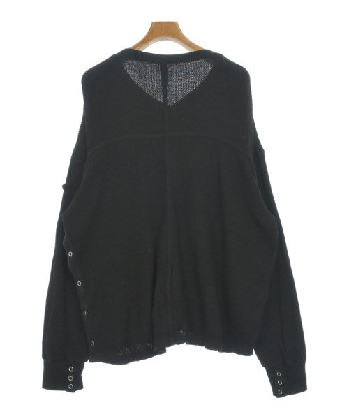 KOOI เสื้อยืด/เสื้อท็อปส์