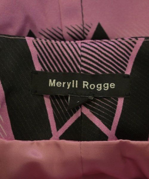 Meryll Rogge กระโปรงสั้น