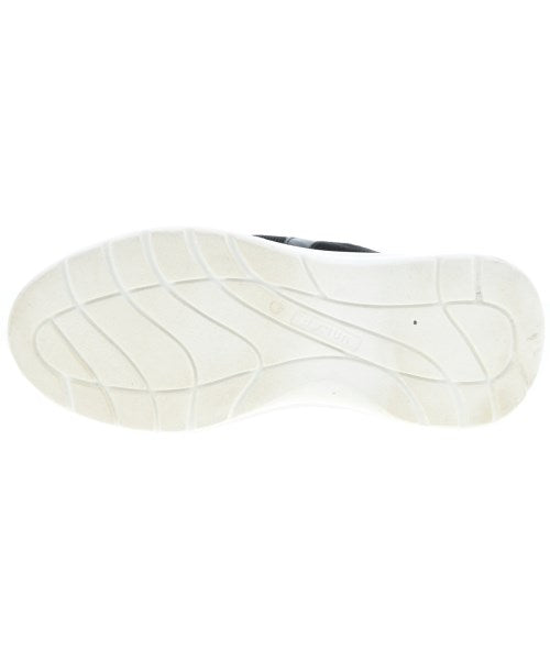 UNISA รองเท้าผ้าใบ