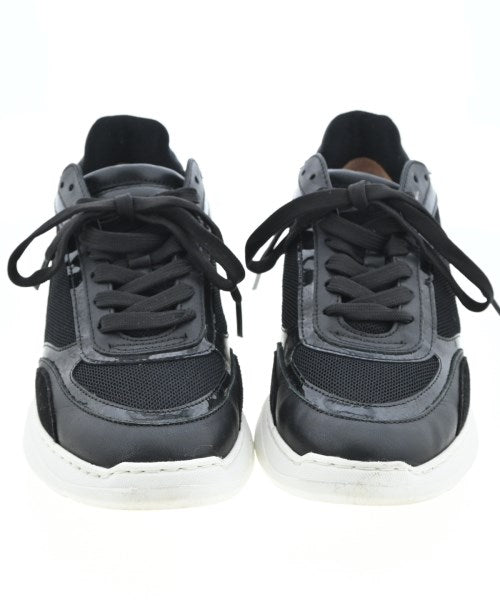 UNISA รองเท้าผ้าใบ