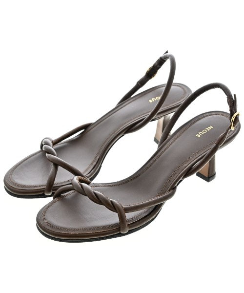 Neous รองเท้าแตะ