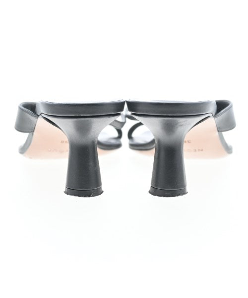 Neous รองเท้าแตะ