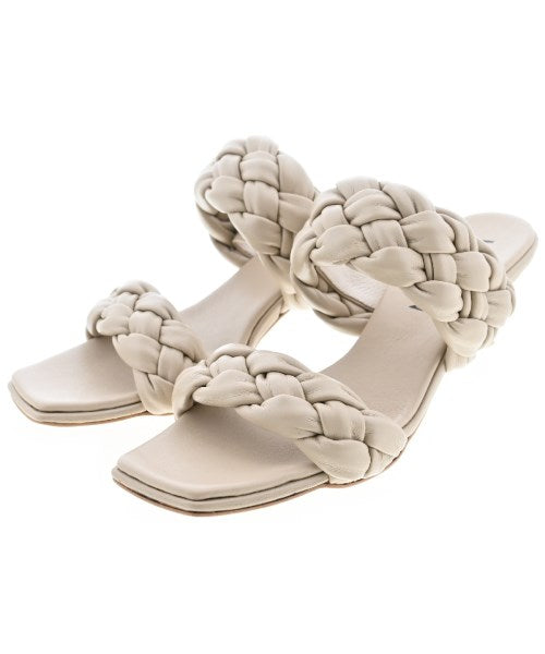 HEWN รองเท้าแตะ