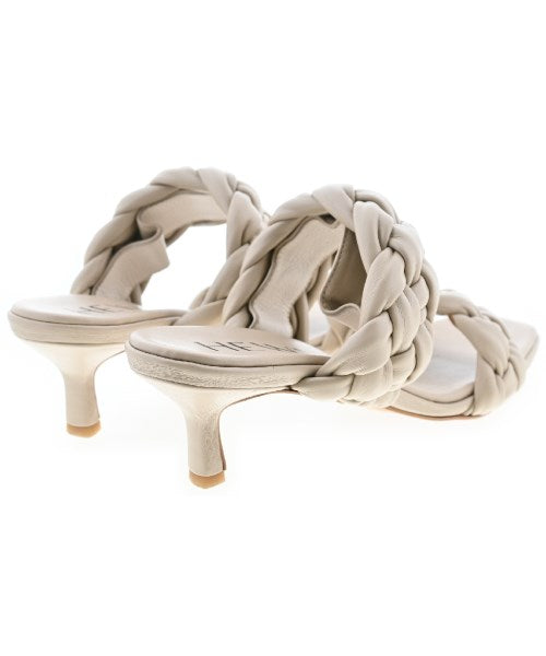 HEWN รองเท้าแตะ