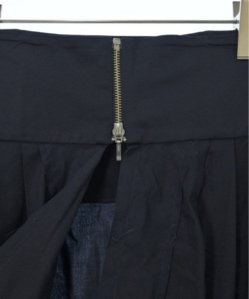 NICHOLAS กระโปรงยาวถึงเข่า