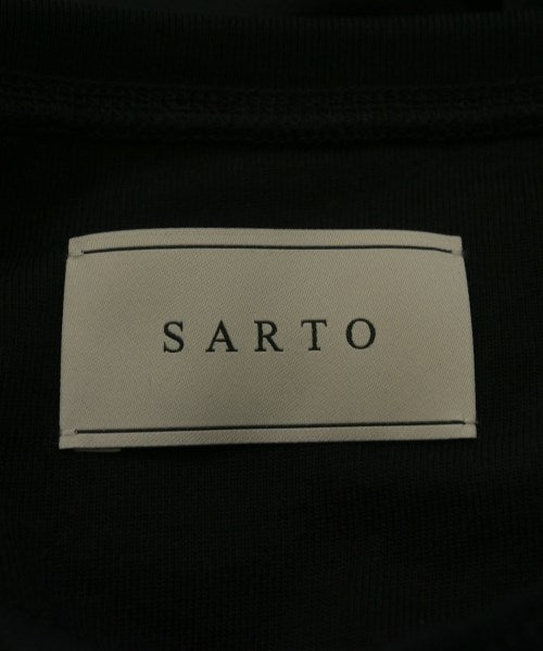 SARTO เสื้อยืด/เสื้อท็อปส์