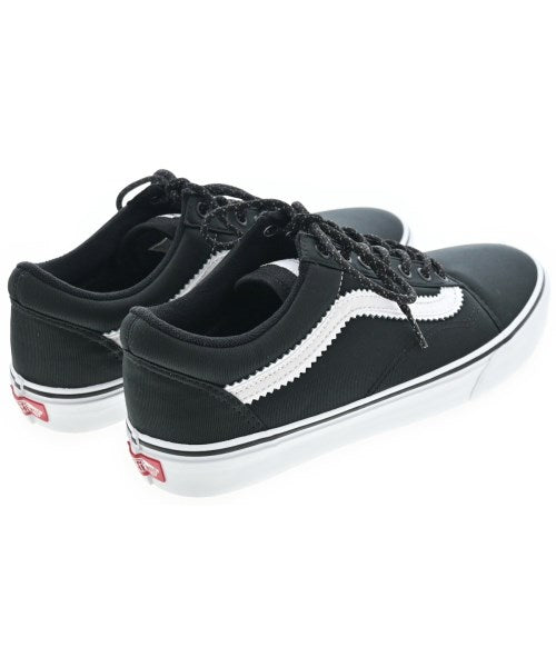 BEAMS รองเท้าผ้าใบ