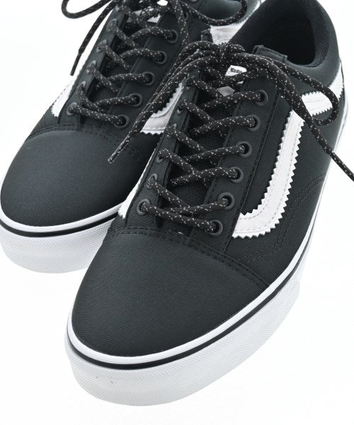 BEAMS รองเท้าผ้าใบ