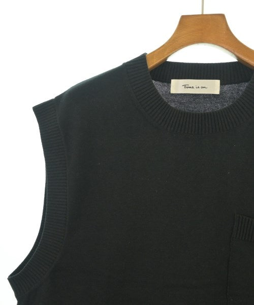 Time is on เสื้อกั๊ก