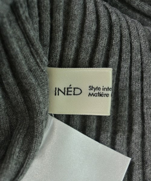 INED เสื้อกันหนาว