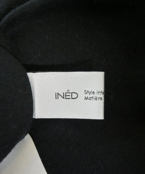 INED เสื้อยืด/เสื้อท็อปส์