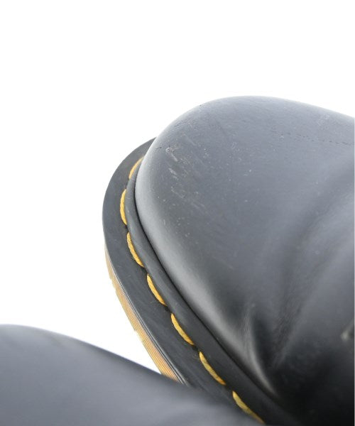 Dr.Martens รองเท้า อื่น