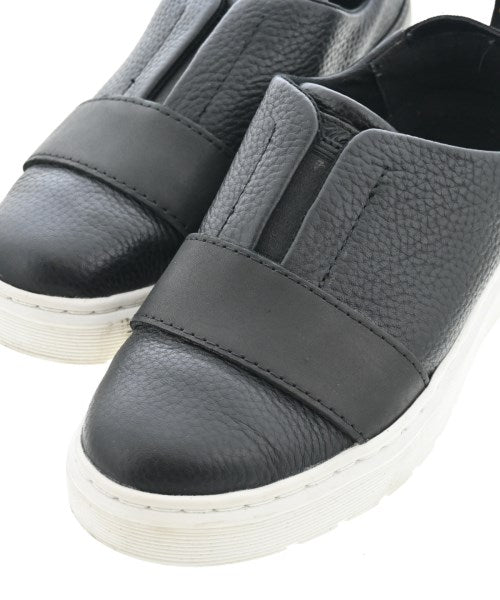 Dr.Martens รองเท้าผ้าใบ