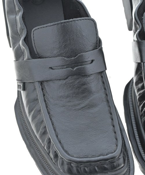 Dr.Martens รองเท้าสวมทางการ