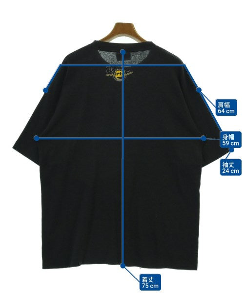 Dr.Martens เสื้อยืด/เสื้อท็อปส์