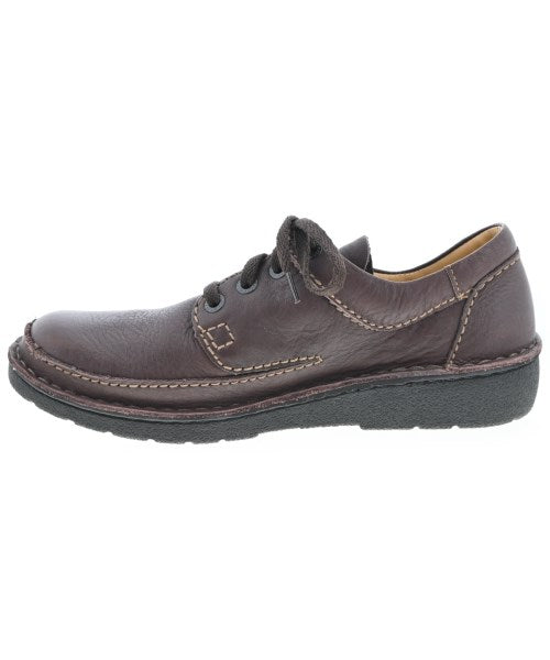 clarks รองเท้าสวมทางการ
