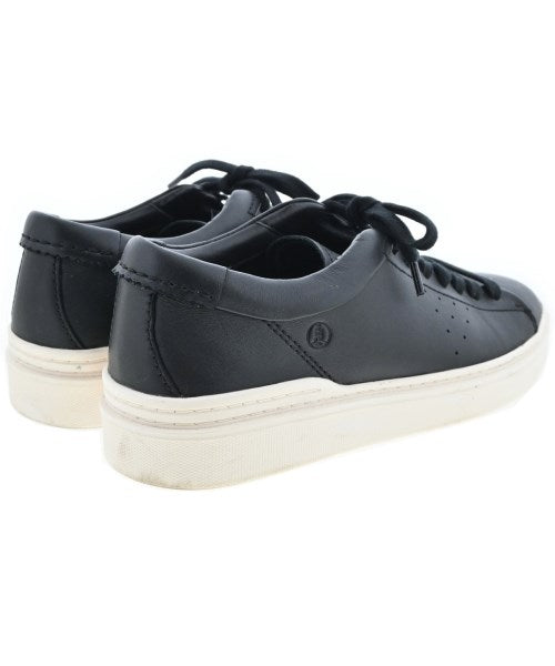 clarks รองเท้าผ้าใบ