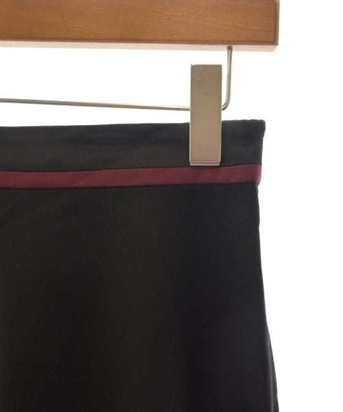 DRESSTERIOR กระโปรงยาวถึงเข่า