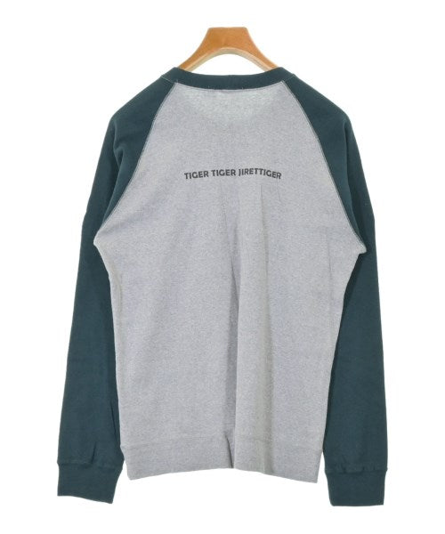 DRESSTERIOR เสื้อยืด/เสื้อท็อปส์