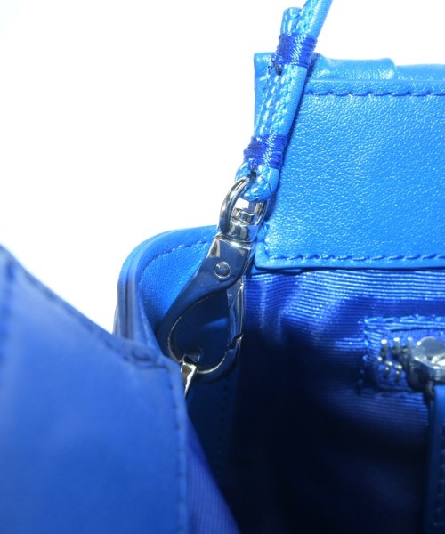 DRESSTERIOR กระเป๋าสะพาย