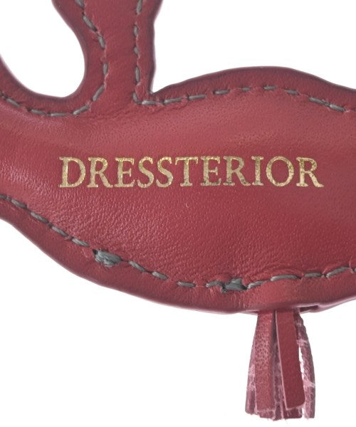 DRESSTERIOR เครื่องประดับบนกระเป๋า