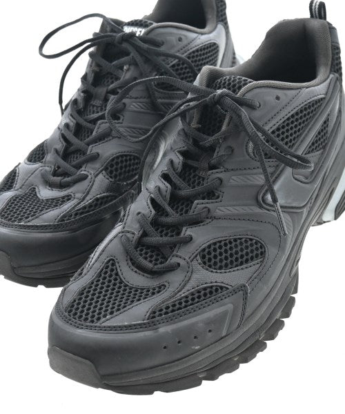 DIESEL รองเท้าผ้าใบ