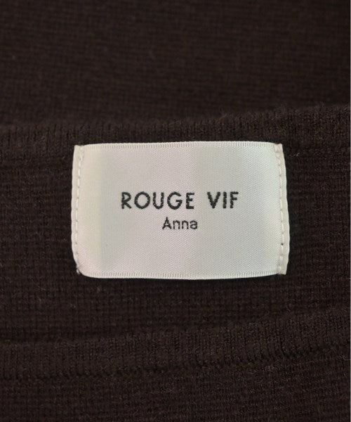 Rouge vif ชุดเดรส
