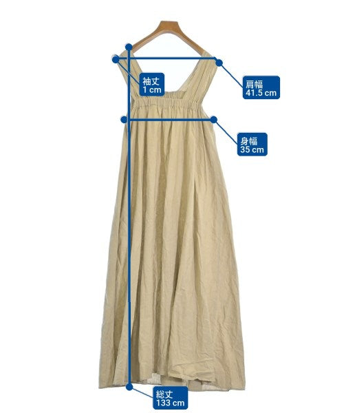 Rouge vif ชุดเดรส