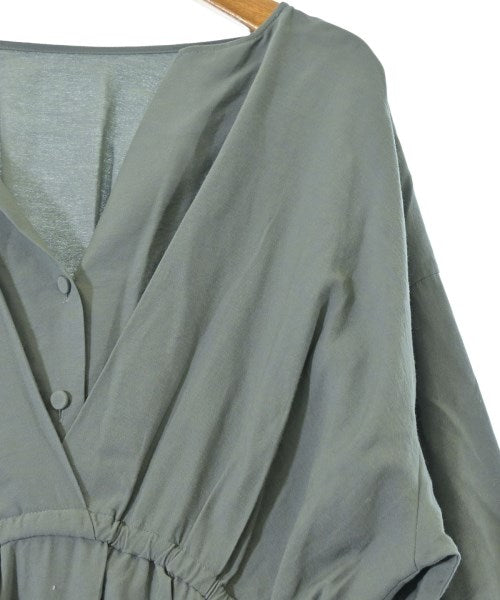 Rouge vif ชุดเดรส