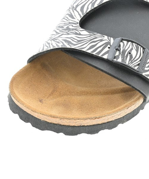BIRKENSTOCK รองเท้าแตะ
